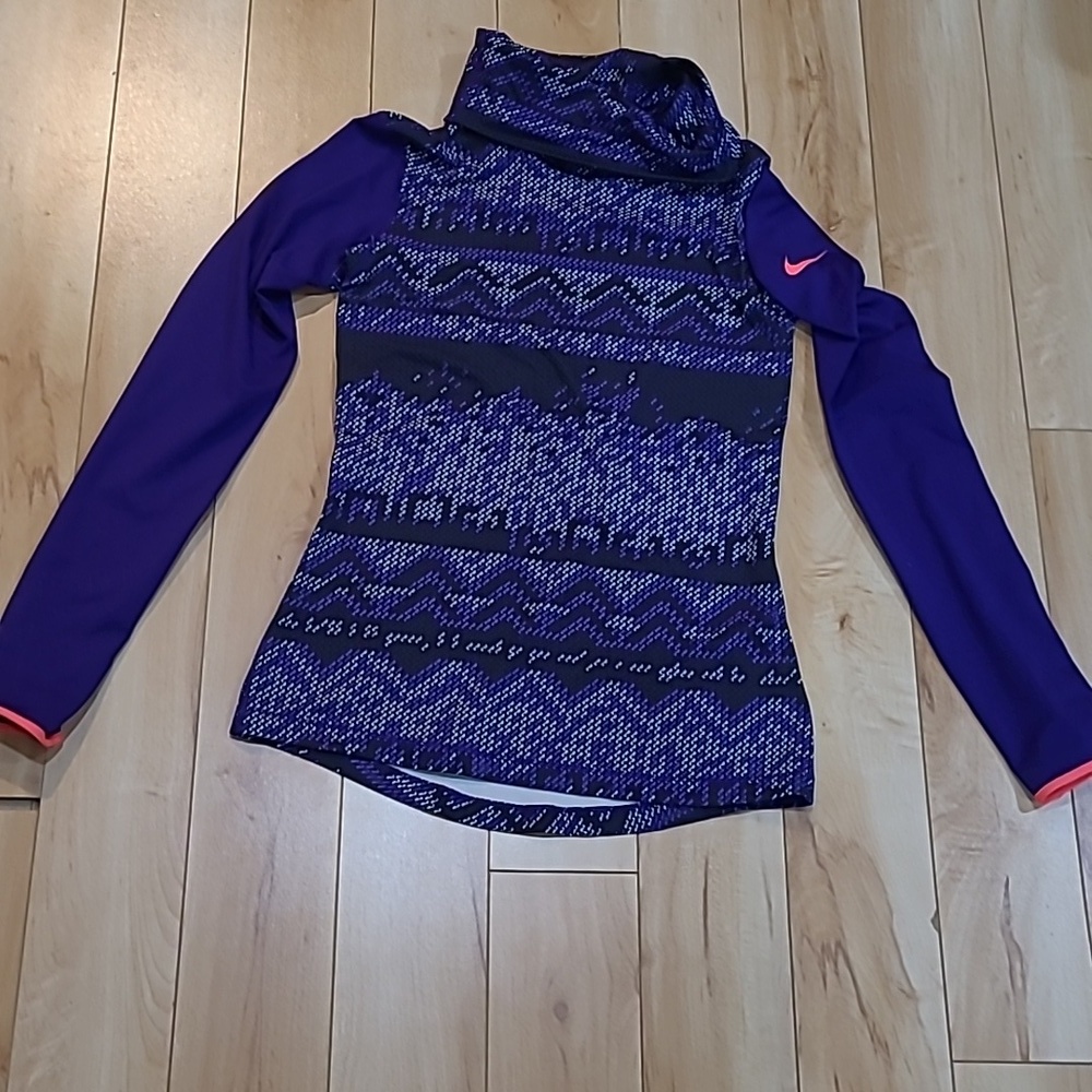 Nike women's small shirt